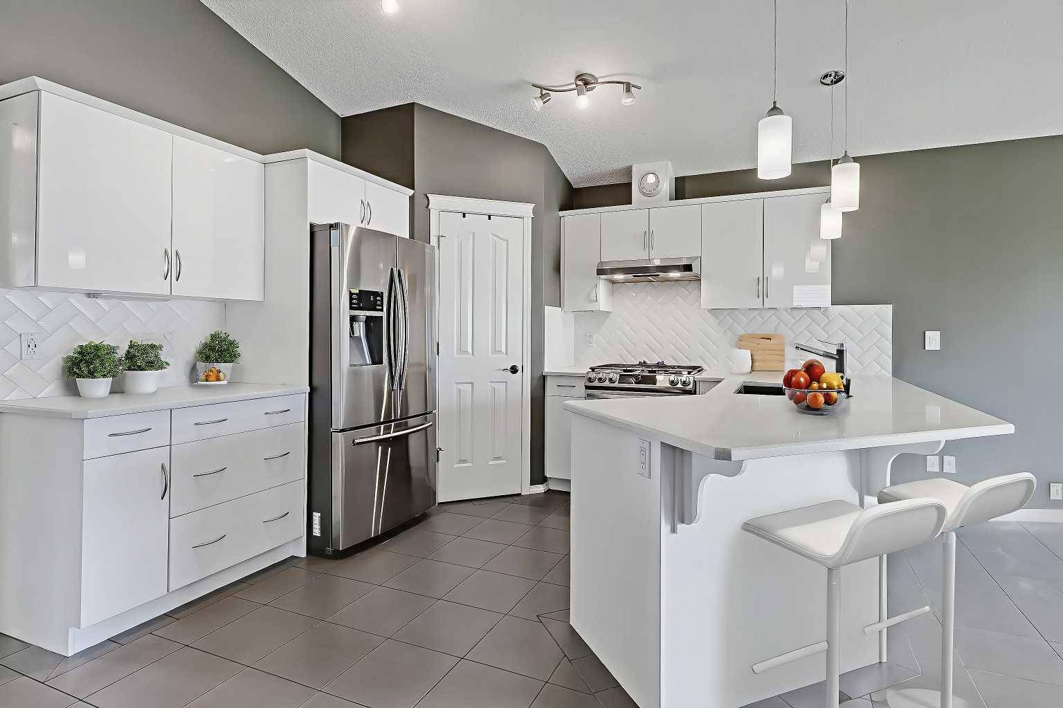 Calgary, AB T3M 1J8,31 Cramond GN SE