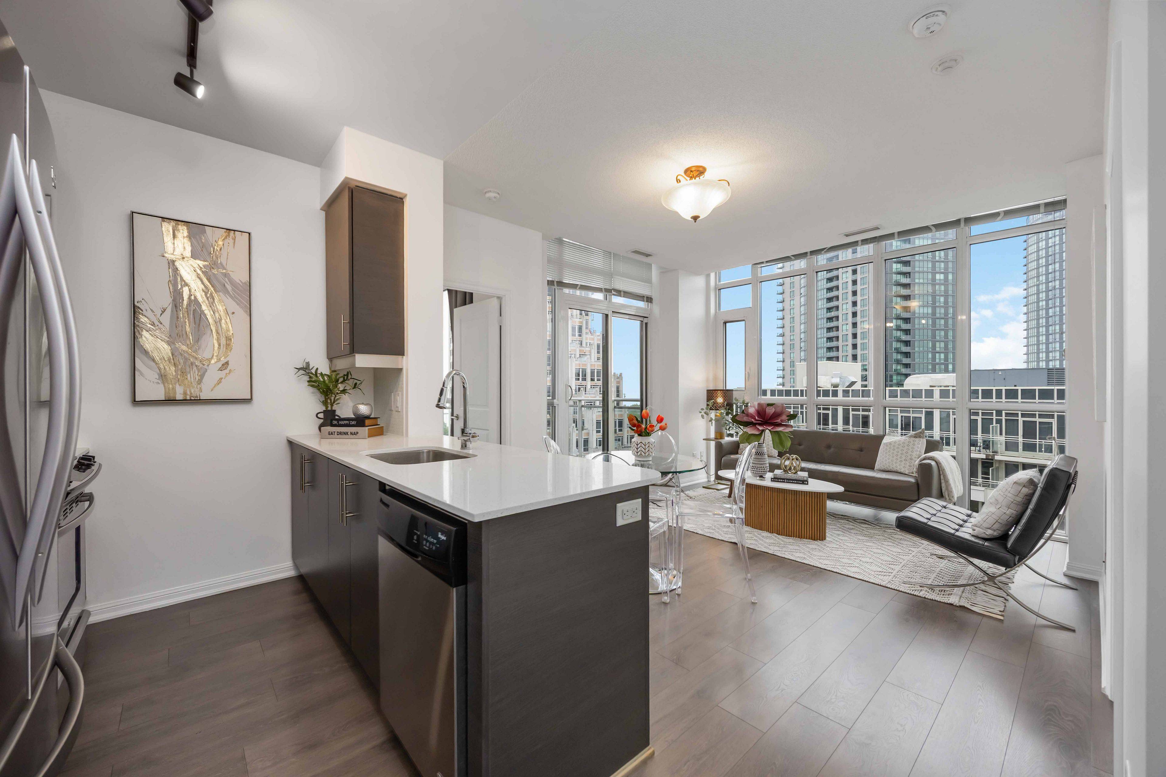 Toronto C01, ON M5V 0B1,38 Grand Magazine ST #PH 41