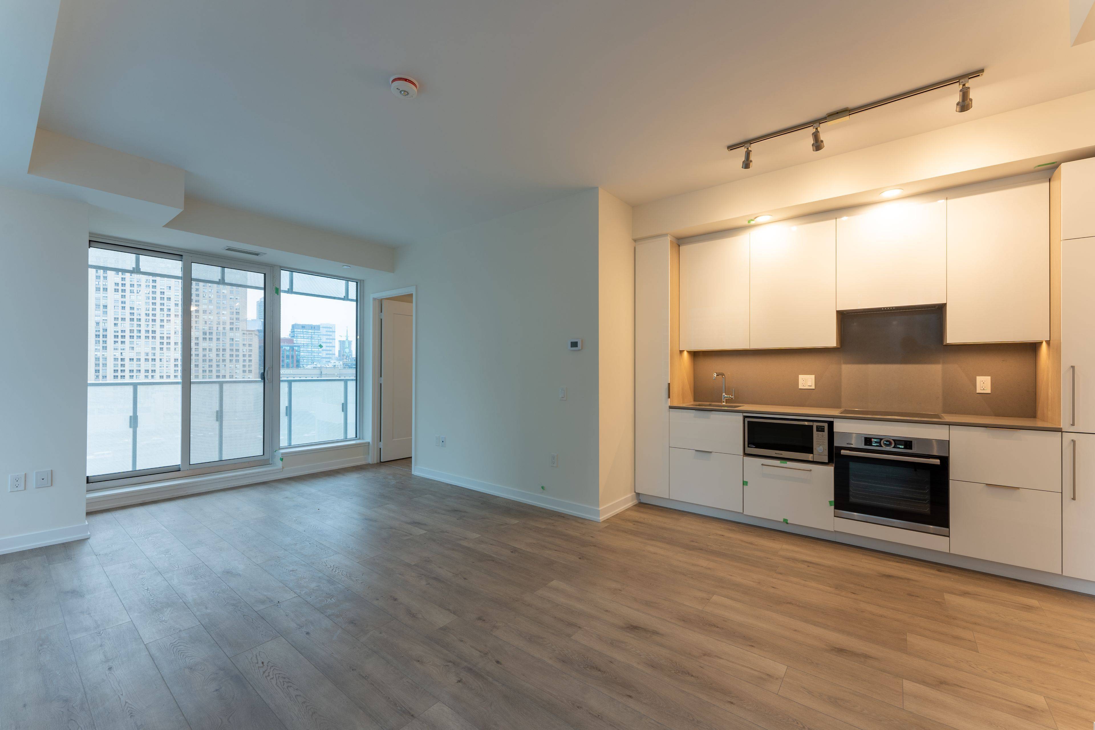28 Freeland ST #804, Toronto C08, ON M5E 0E3