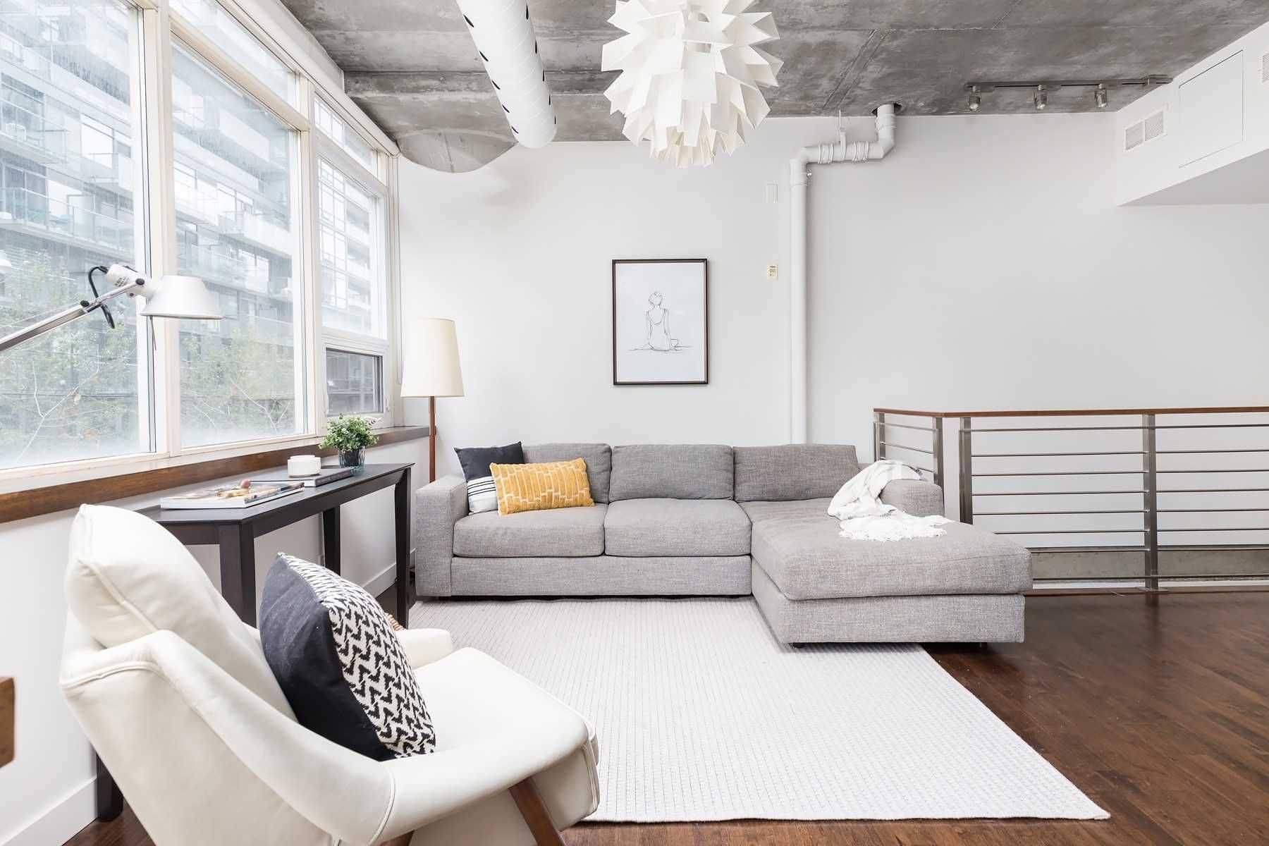 32 Stewart ST #206, Toronto C01, ON M5V 3T2