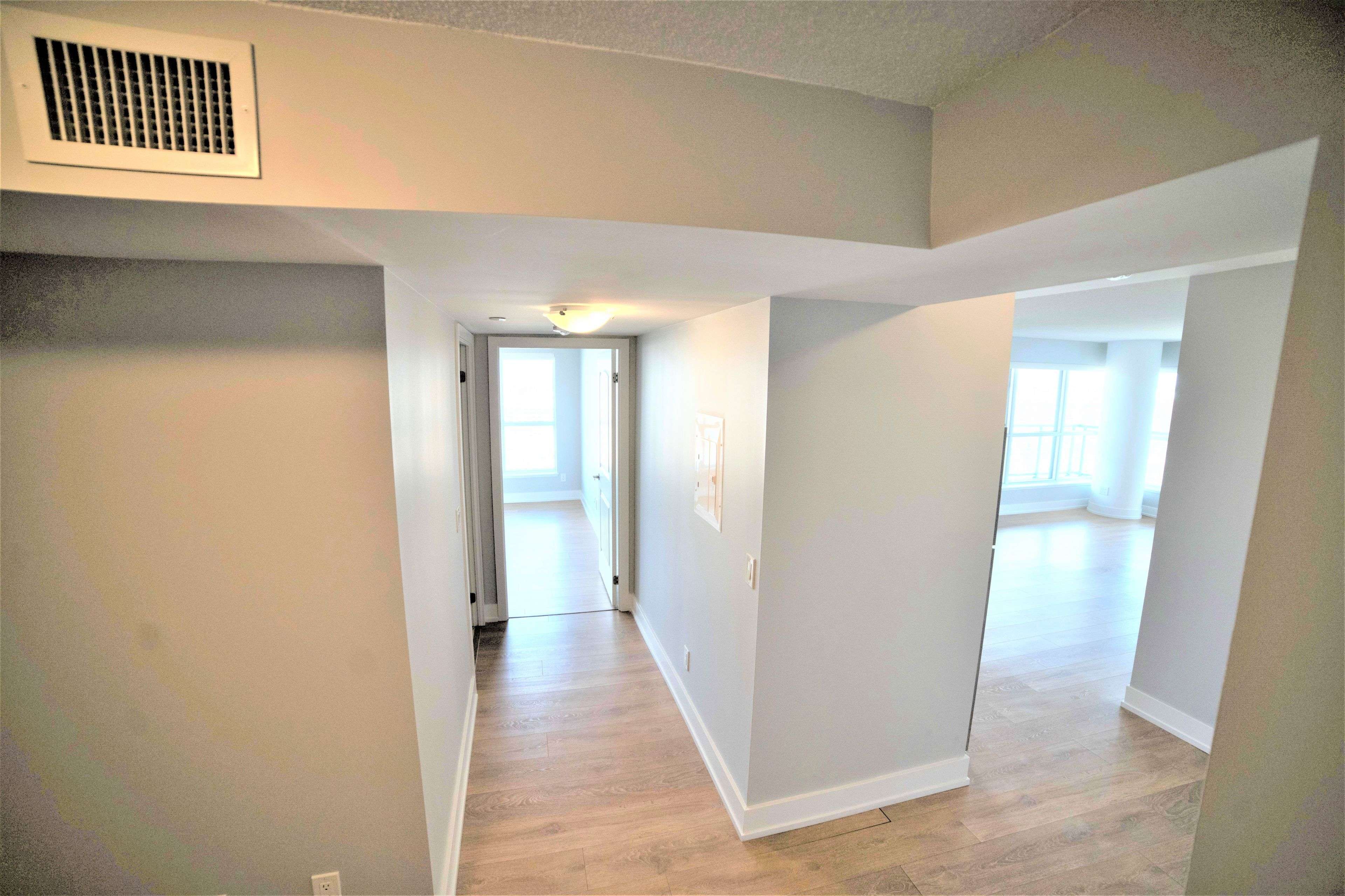 Pickering, ON L1W 0B5,1255 Bayly ST #1604