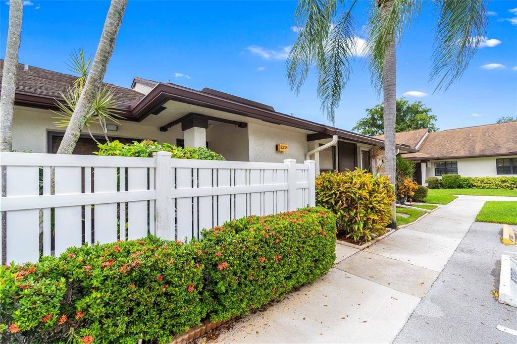 Coconut Creek, FL 33066,3238 Carambola Cir S #3238