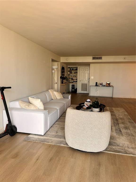 Aventura, FL 33160,18181 NE 31st ct #1108