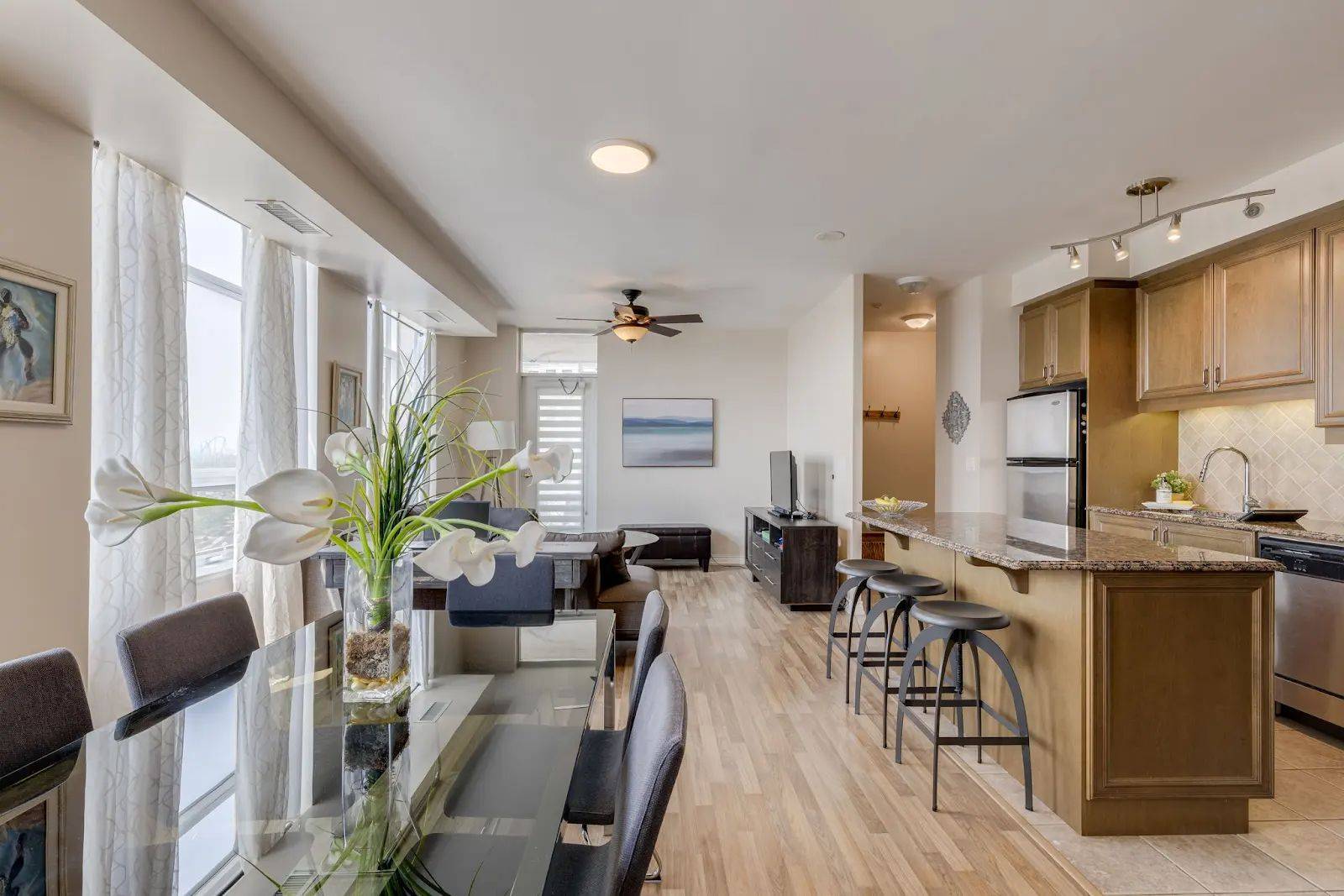 Vaughan, ON L6A 0J7,9225 Jane ST #1004