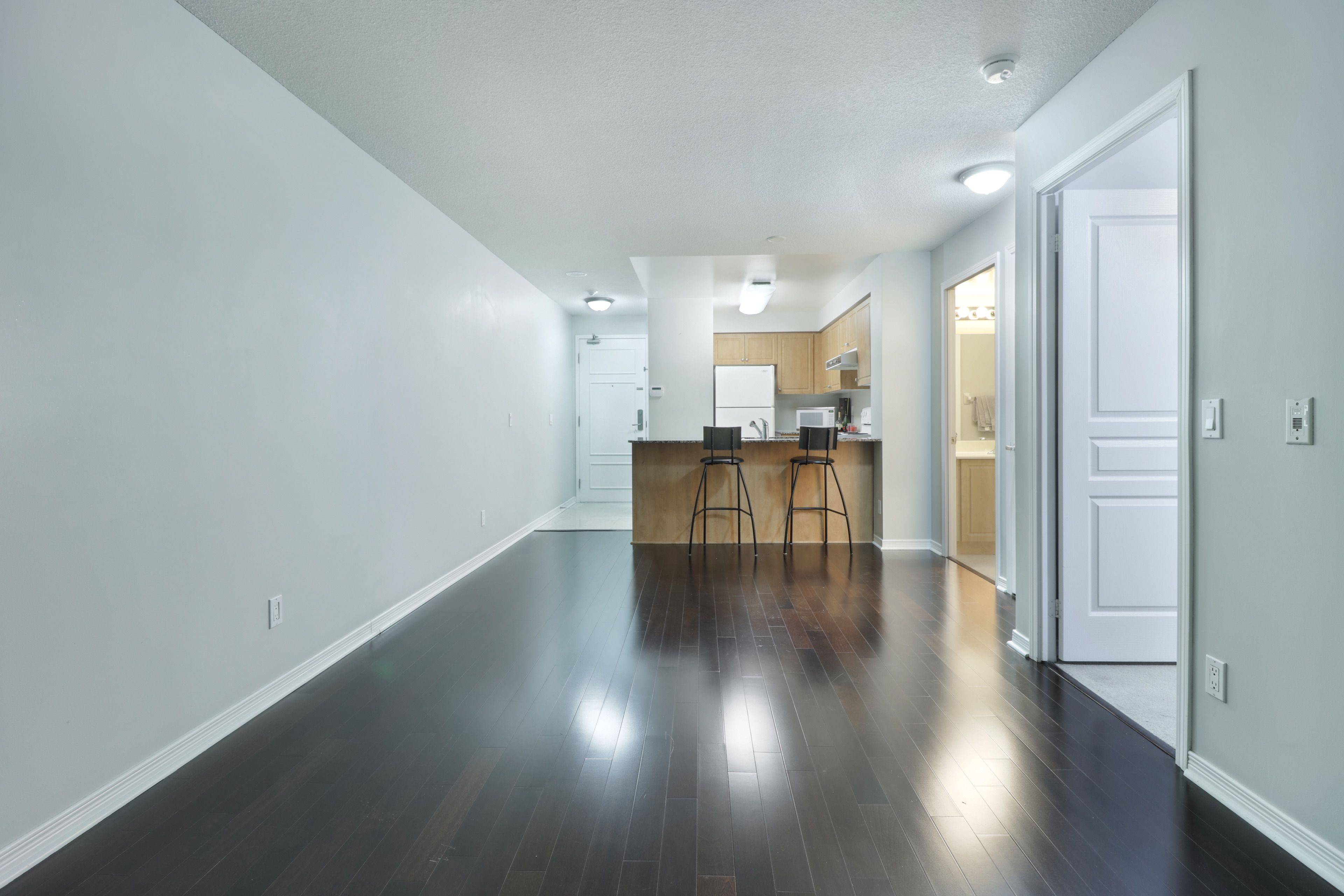 Richmond Hill, ON L4C 0T6,330 Red Maple RD #1001