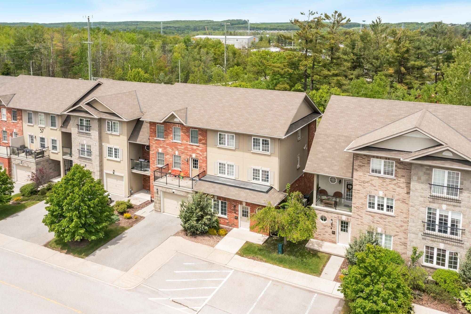 57 Ferndale DR S #9, Barrie, ON L4N 5W9