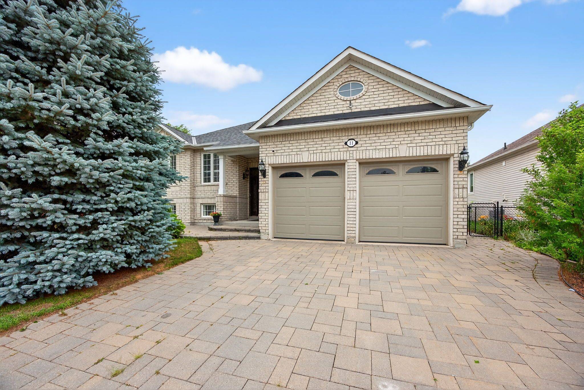 11 NORTHWOOD DR, Wasaga Beach, ON L9Z 3B5