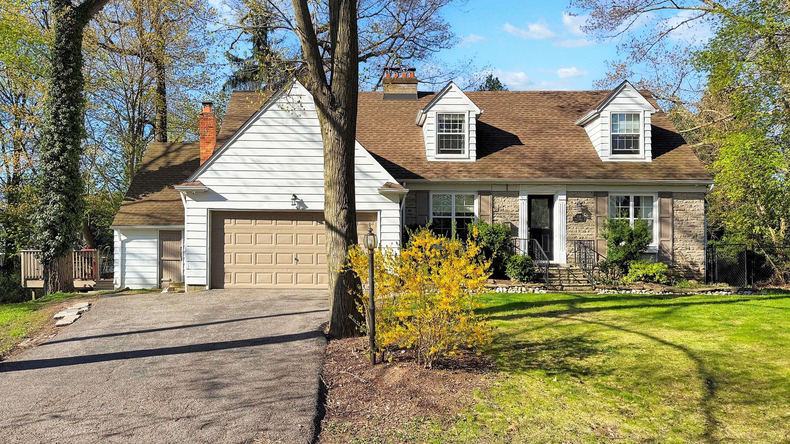 Oakville, ON L6J 4E1,330 Poplar DR