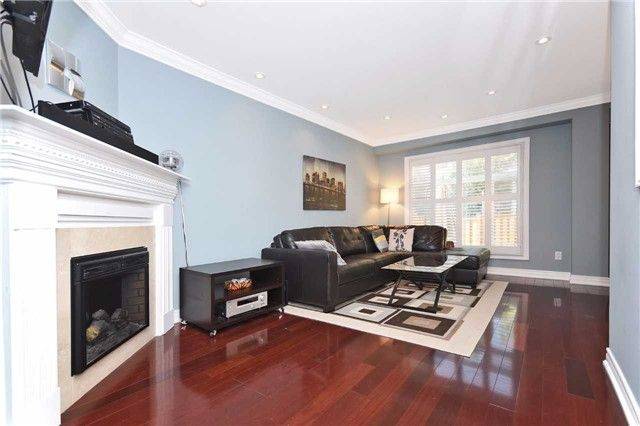 Mississauga, ON L5C 2Y3,1039 Cedarglen Gate #8