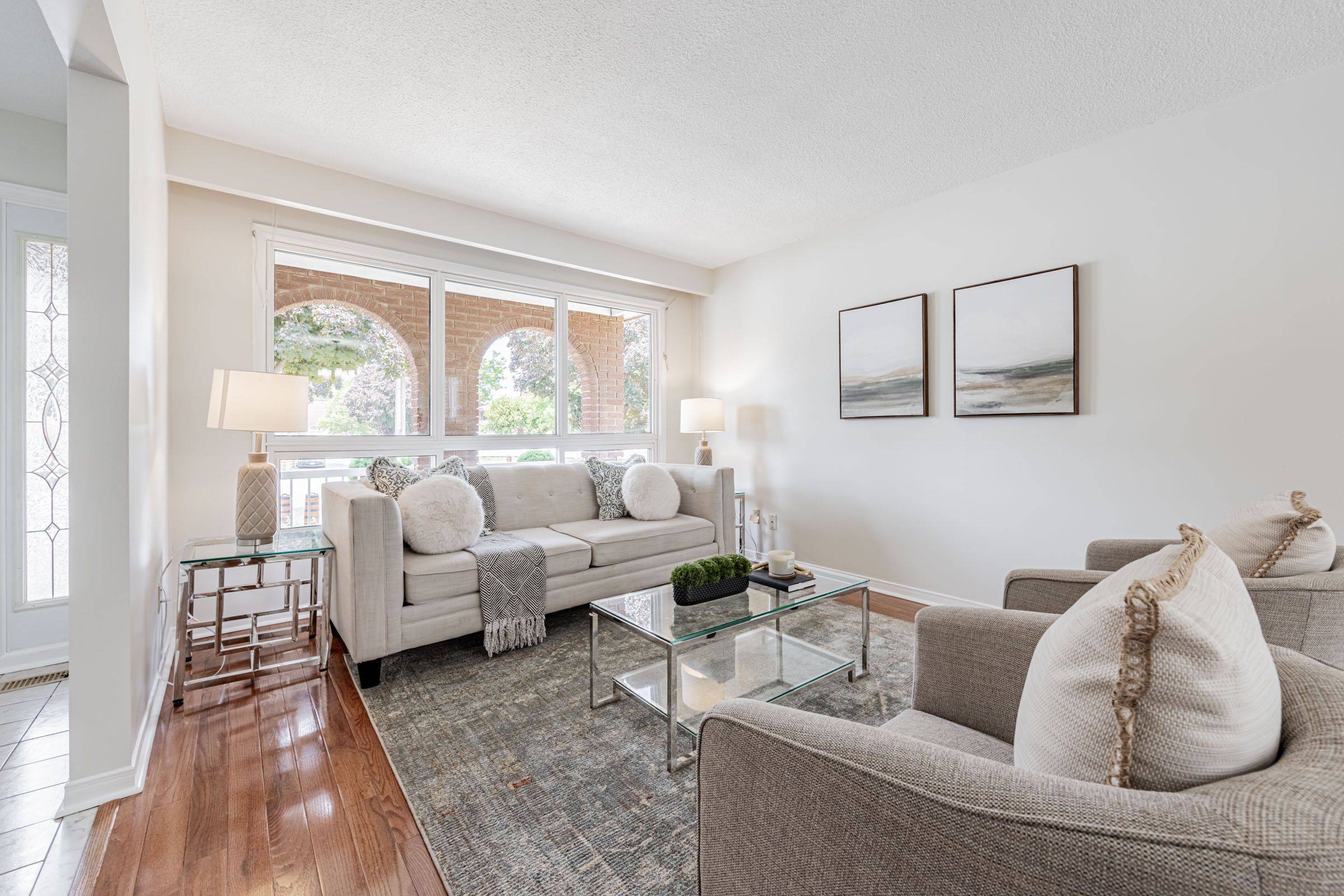 Toronto W09, ON M9R 4B9,9 Garview CT