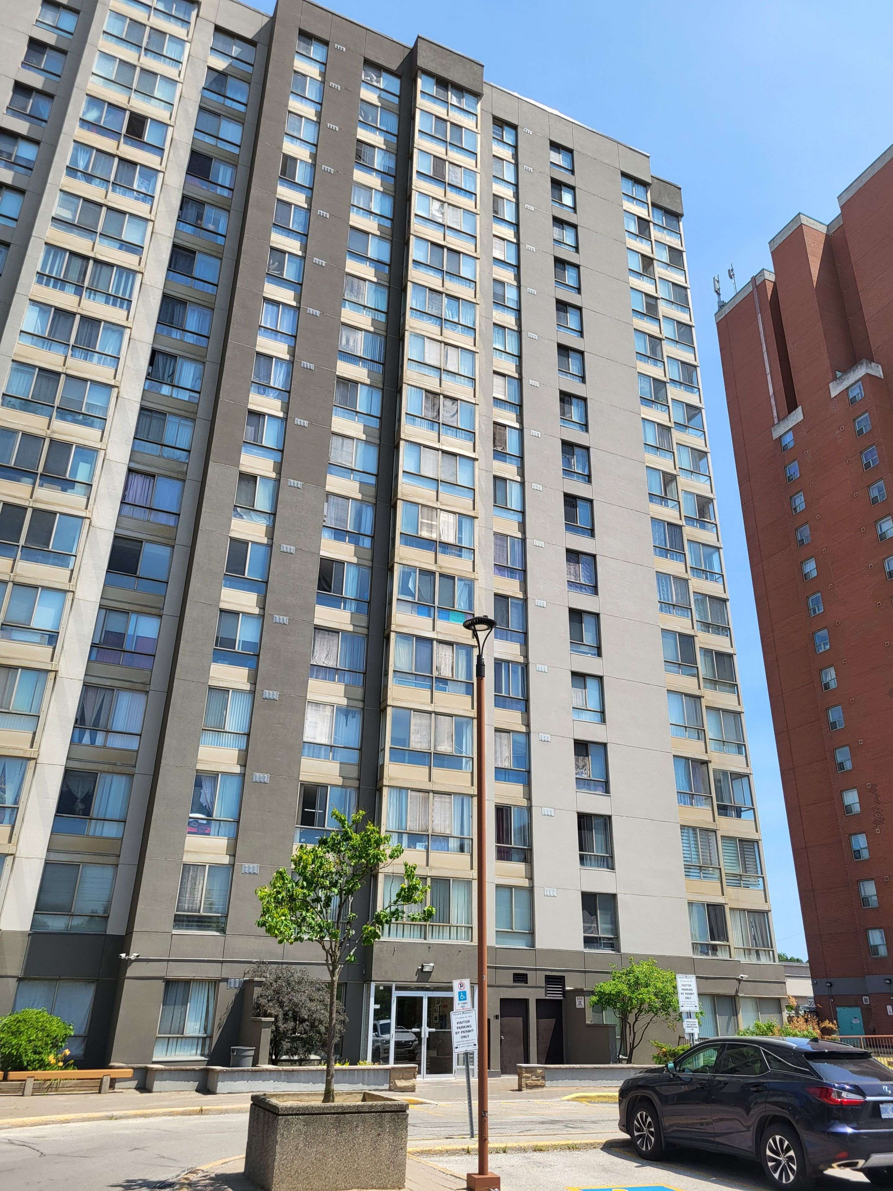 2470 Eglinton AVE W #605, Toronto W04, ON M6M 5E7