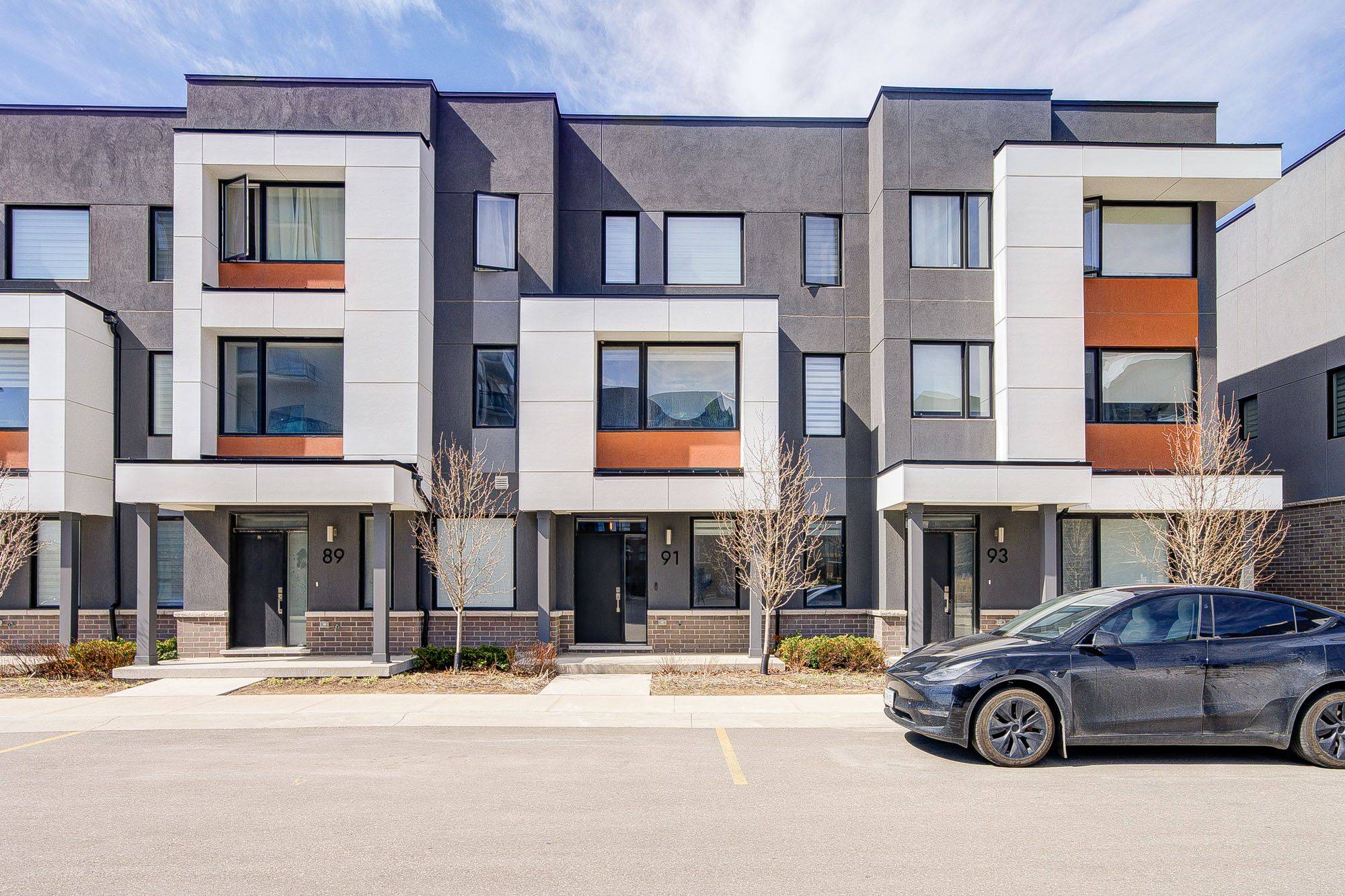 91 Grovewood Common, Oakville, ON L6H 0X4