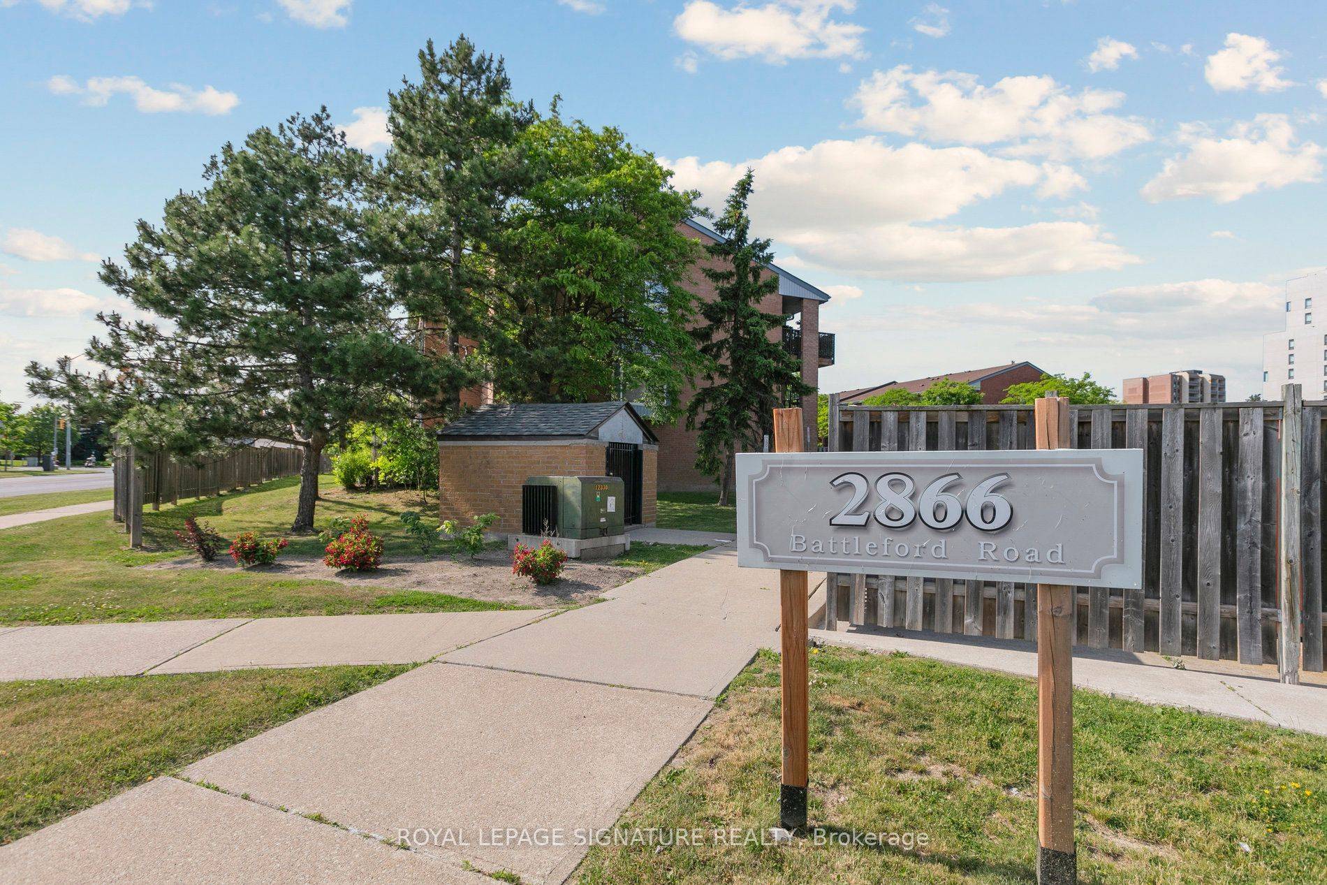 Mississauga, ON L5N 3L3,2866 Battleford RD W #4E