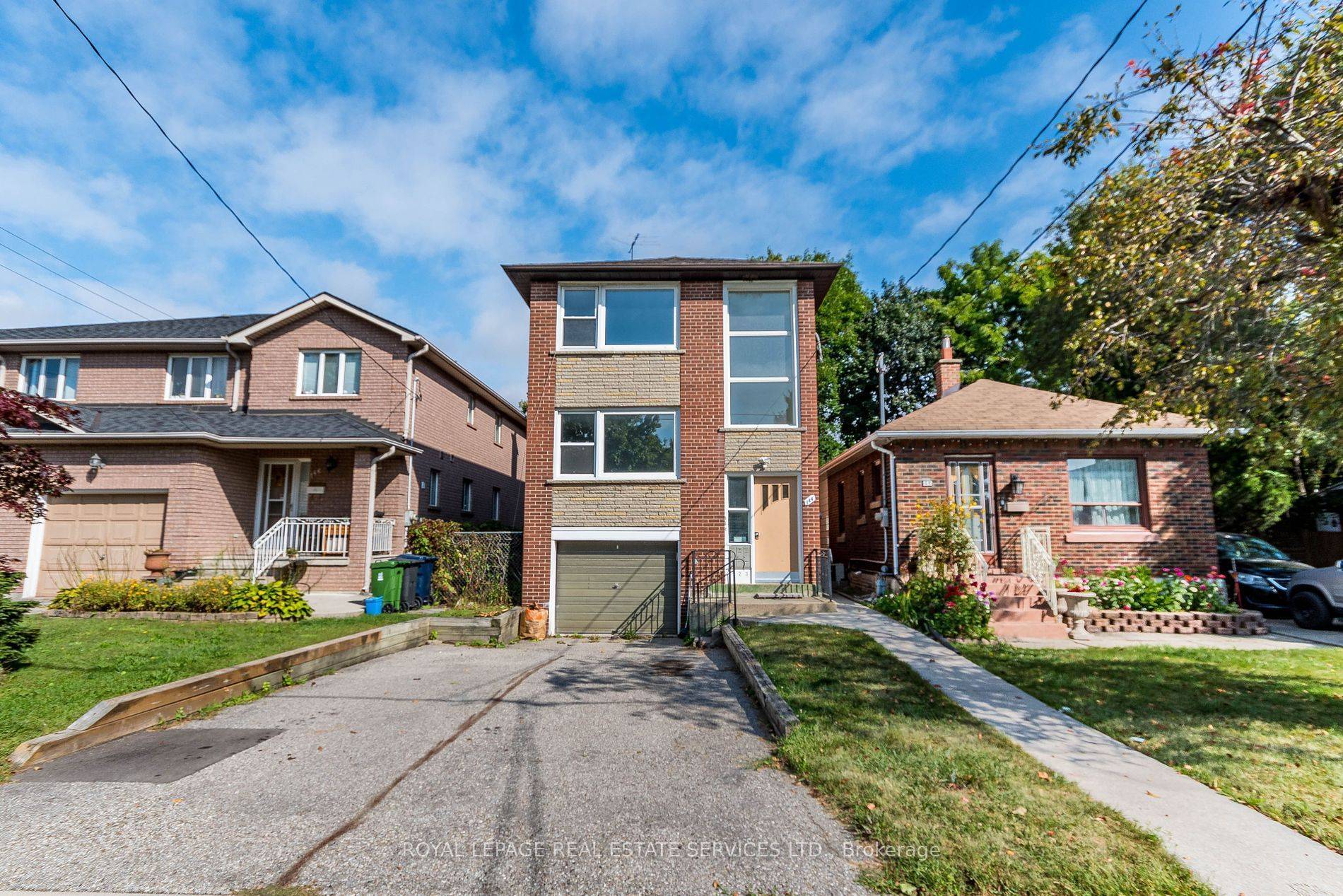 144 Lake CRES #Bsmt, Toronto W06, ON M8V 1W1