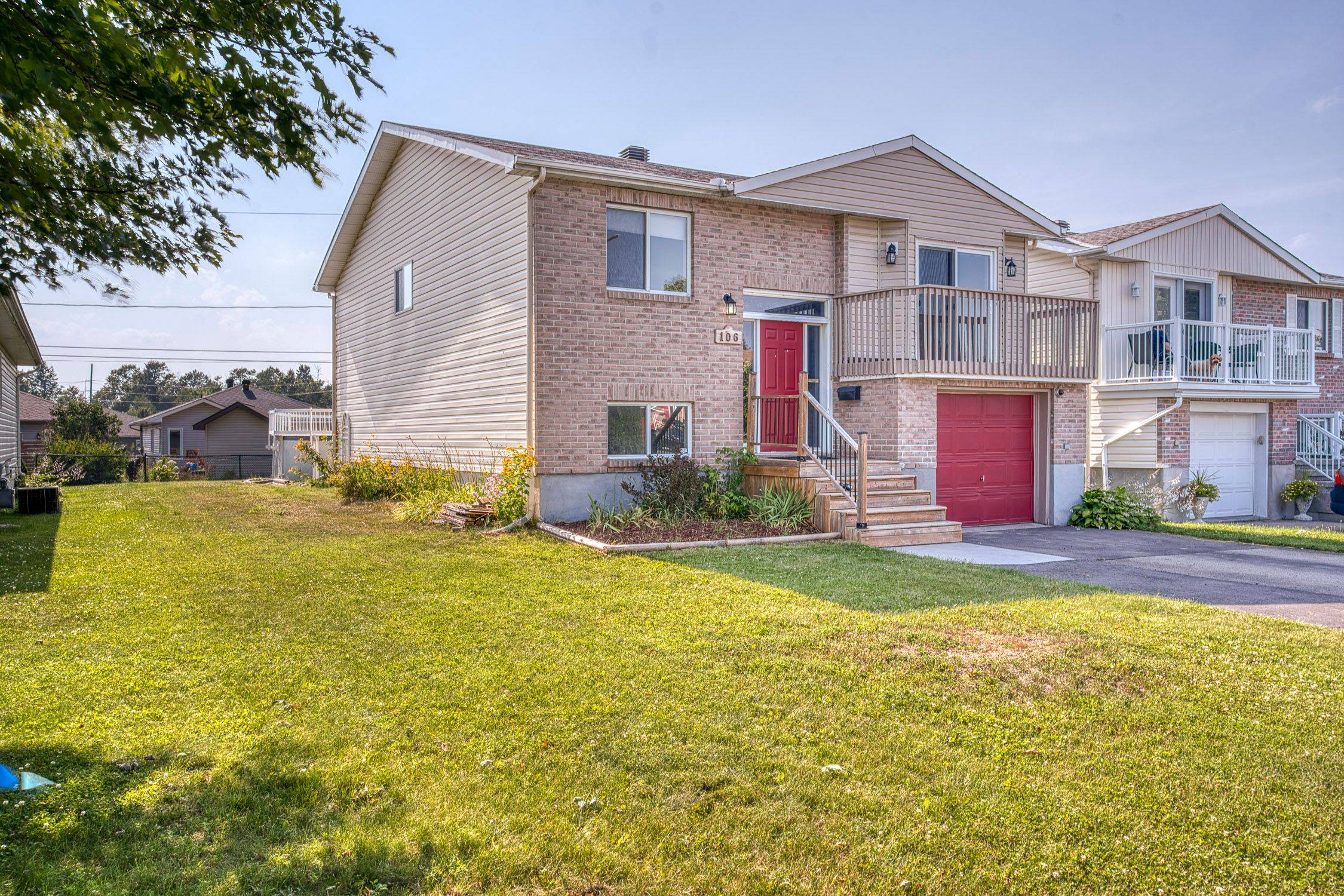 Smiths Falls, ON K7A 4R6,106 Merrick ST