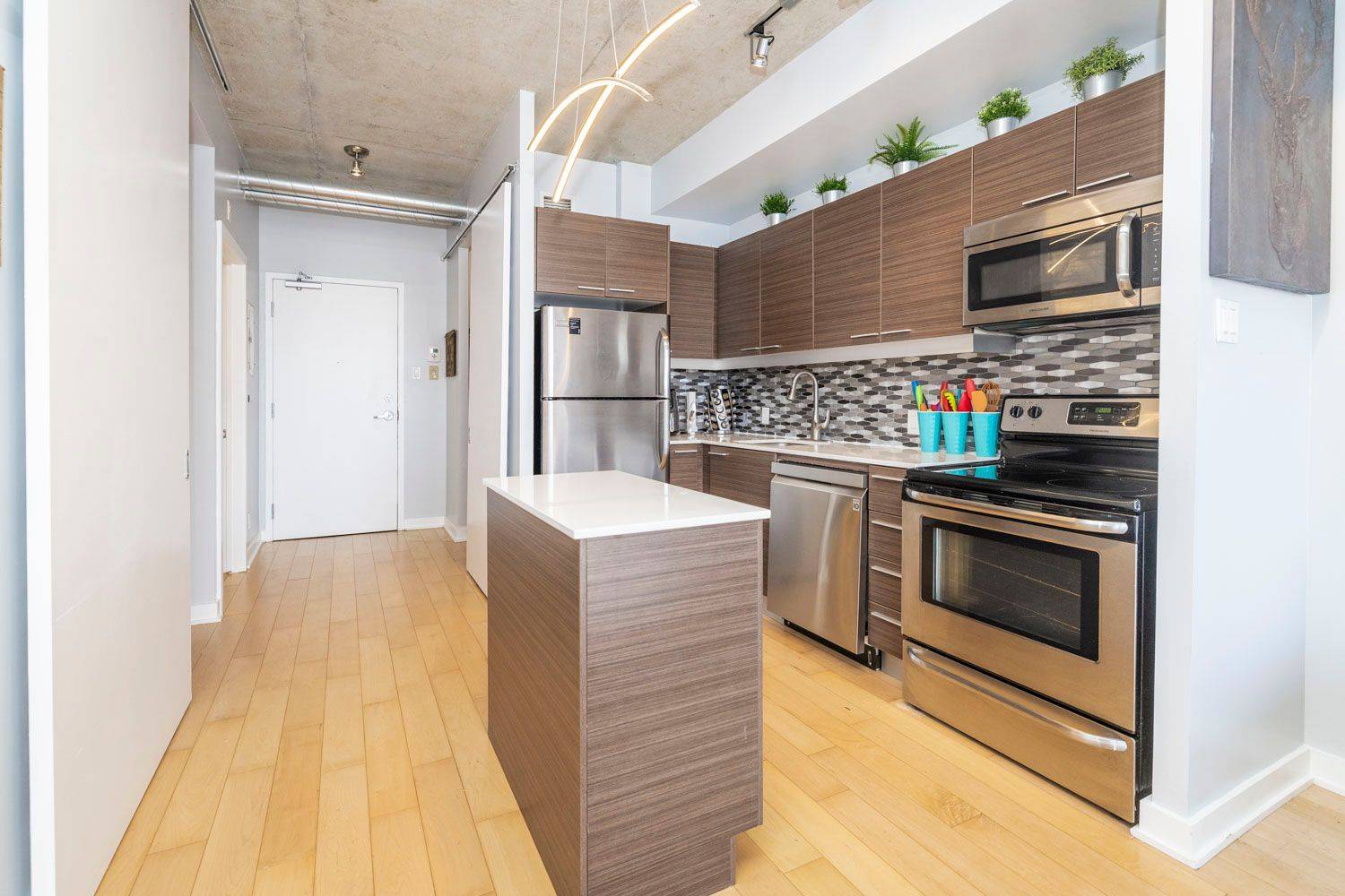 Ottawa Centre, ON K2P 0R4,354 Gladstone AVE #514