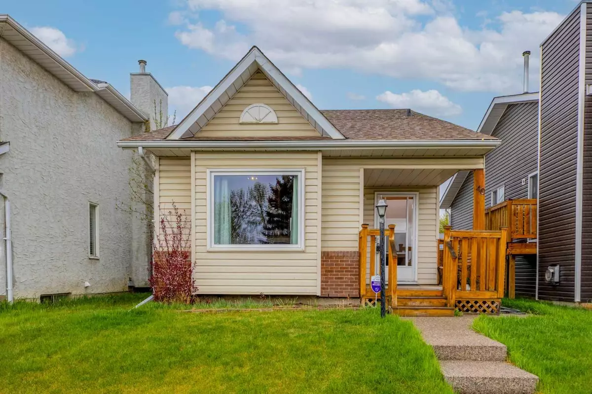 Calgary, AB T1Y 6V1,40 Laguna Close NE