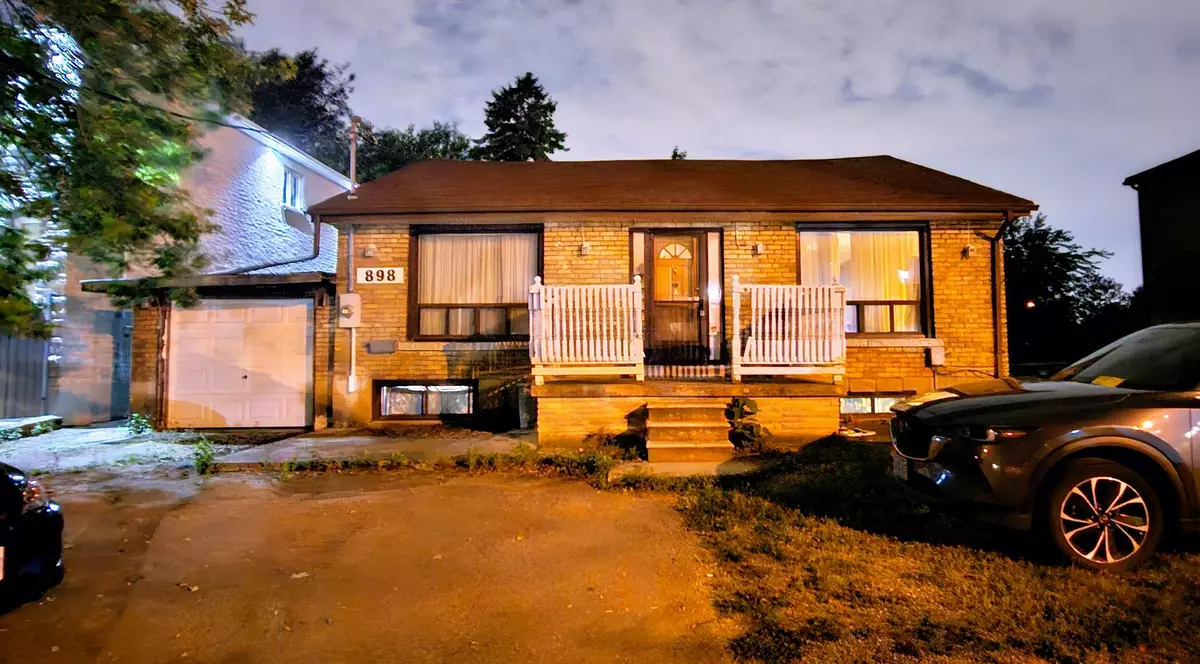 Toronto E04, ON M1K 2E8,898 Kennedy RD #Main