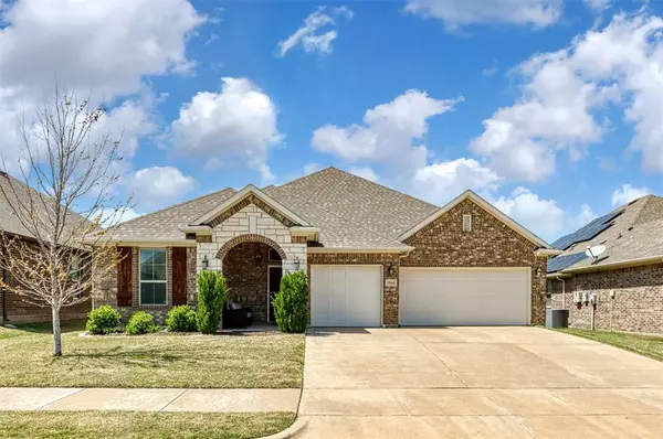 1664 Laramie Lane, Burleson, TX 76028