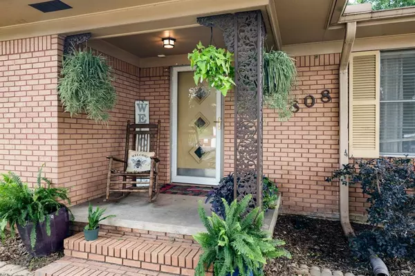 808 S Main Street, Winnsboro, TX 75494