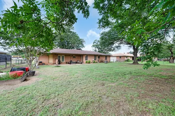 Winnsboro, TX 75494,808 S Main Street