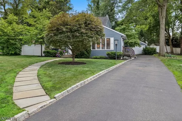 Rutherford Boro, NJ 07070,11 Dean Ct