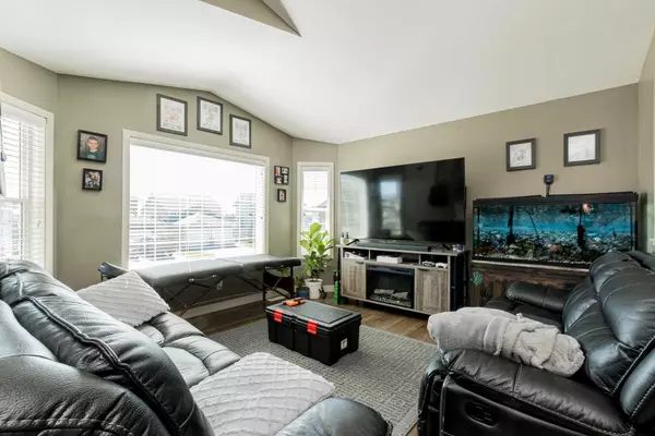 Grande Prairie, AB T8X0H2,9410 88 ST