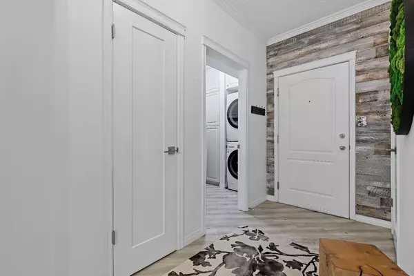 Calgary, AB T2Z 3R4,60 Promenade WAY SE #107