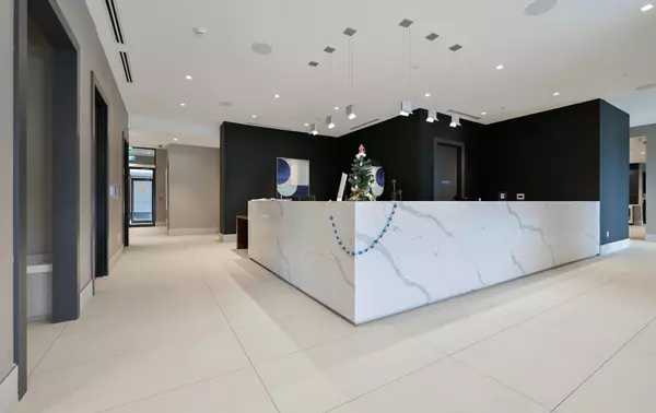 Oshawa, ON L1L 0R5,2550 Simcoe ST N #1215