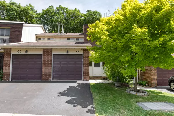 Toronto E04, ON M1P 4S3,40 Dundalk DR #64