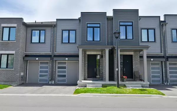 16 Sorbara WAY, Whitby, ON L1M 2L1