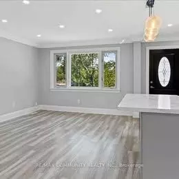 Toronto E04, ON M1P 1C2,31 Flintridge RD #Upper