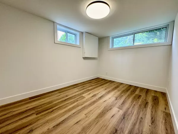 Oshawa, ON L1J 1E2,541 Monteith AVE #Basement