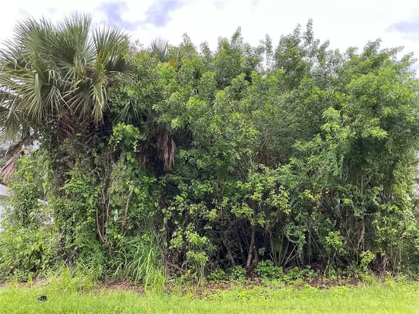 737 Rolling Hill Dr, Sebastian, FL 32958
