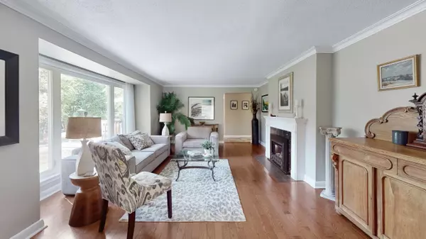Oakville, ON L6J 4E1,330 Poplar DR