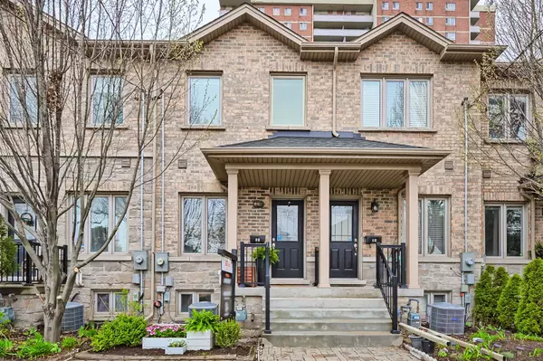 6A Tedder ST, Toronto W04, ON M6M 0A6