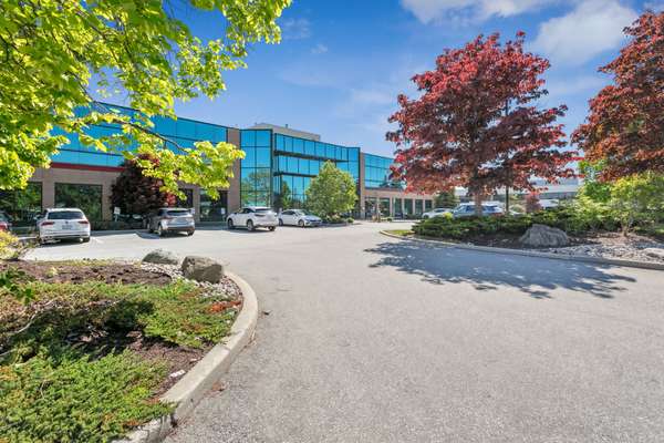 5705 Cancross CT, Mississauga, ON L5R 3E9