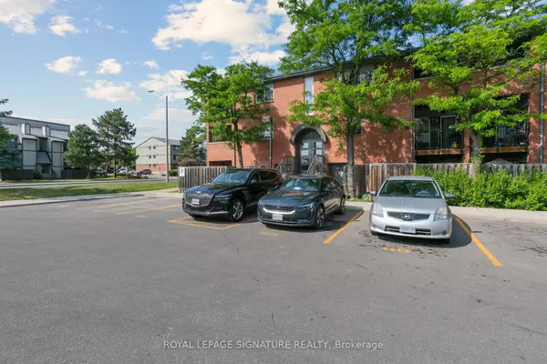 Mississauga, ON L5N 3L3,2866 Battleford RD W #4E