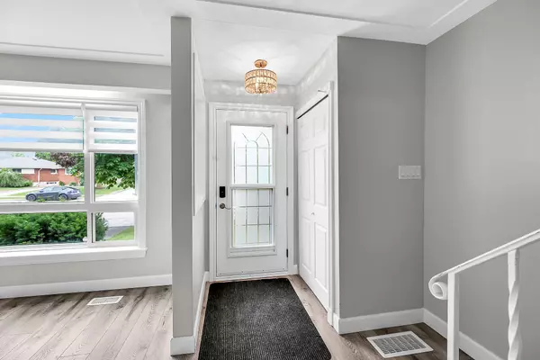 Hamilton, ON L8T 4G8,502 Upper Kenilworth AVE
