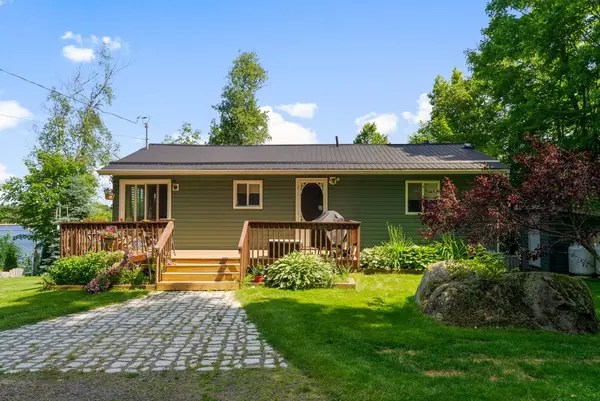 Hastings Highlands, ON K0J 1L0,1128 Kamaniskeg Lake RD
