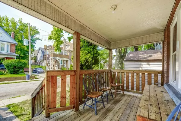 Hamilton, ON L8M 1Y2,11 Elm ST N