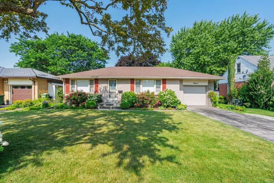 15 Hepburn AVE, St. Thomas, ON N5R 4J4