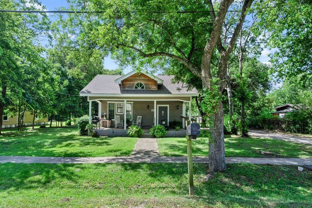 Kemp, TX 75143,602 E 11th Street