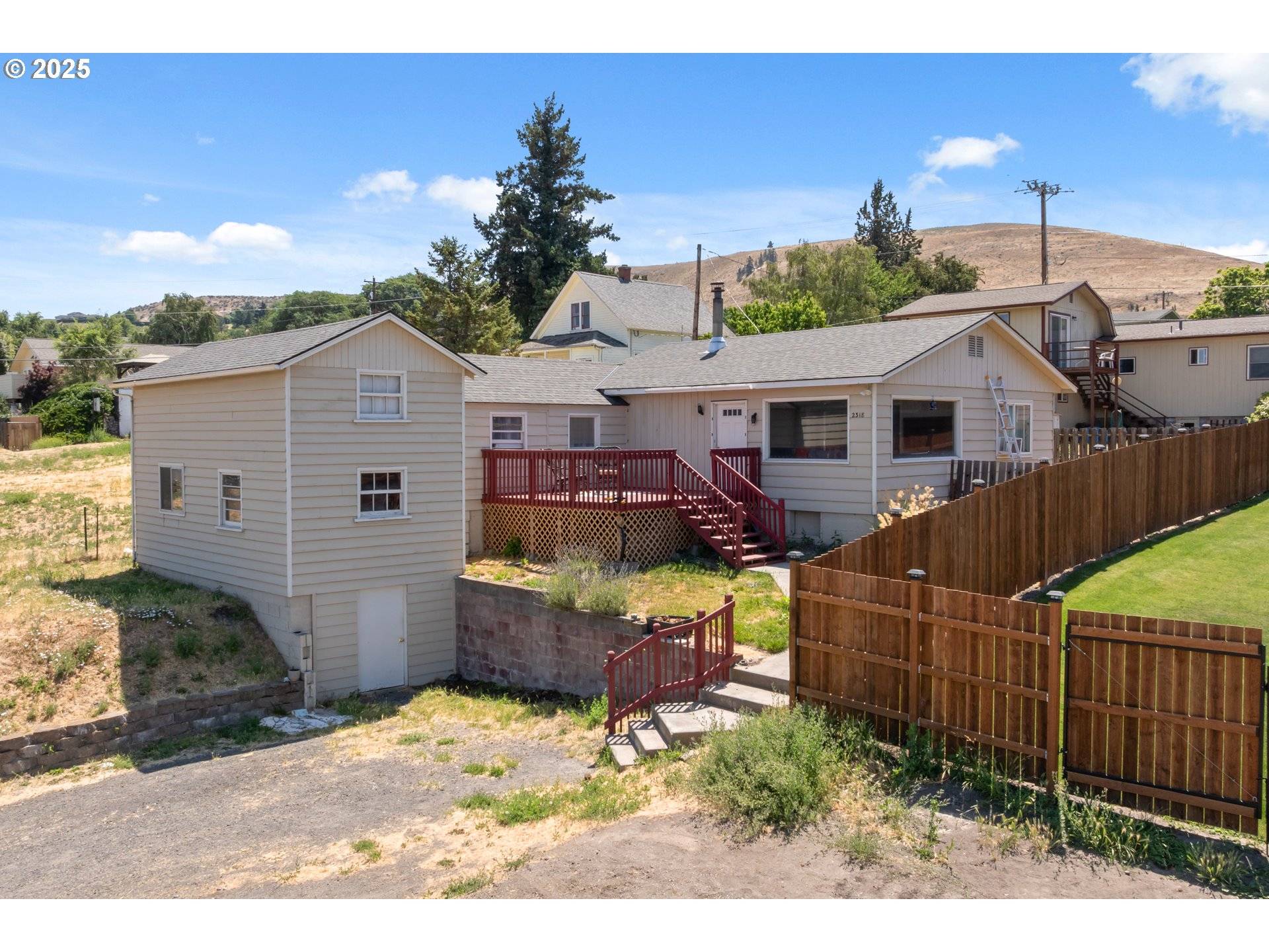 2318 E 13TH ST, The Dalles, OR 97058