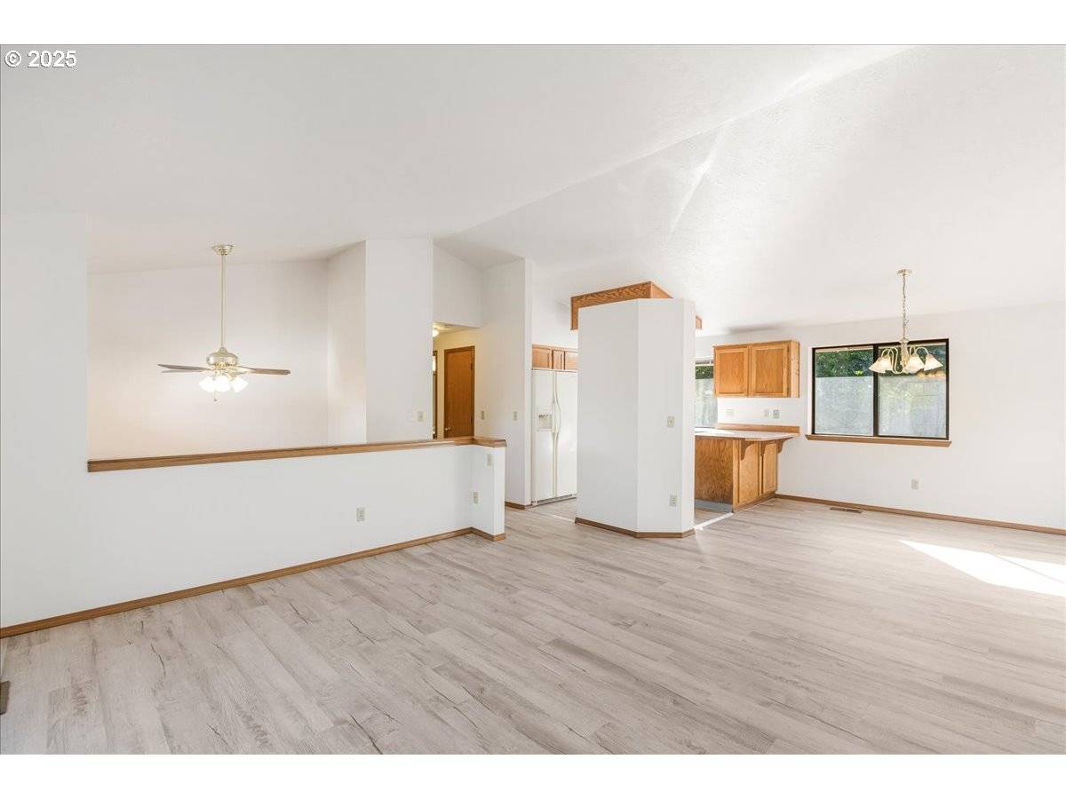 Portland, OR 97233,2123 SE 176TH AVE