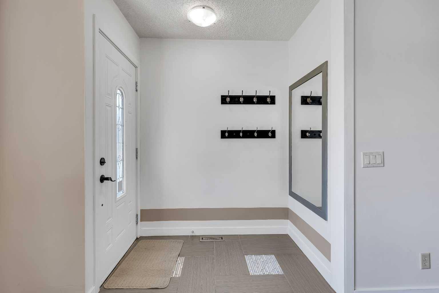 Calgary, AB T3G 1R6,524 Ranchview CT Northwest