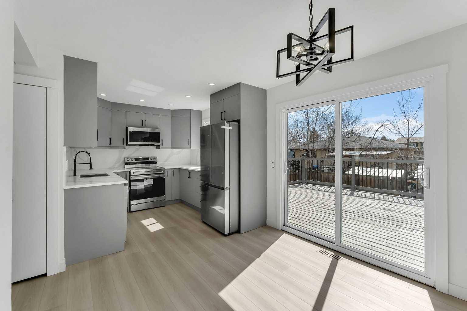 62 Deer Ridge WAY SE, Calgary, AB T2J 5Y6