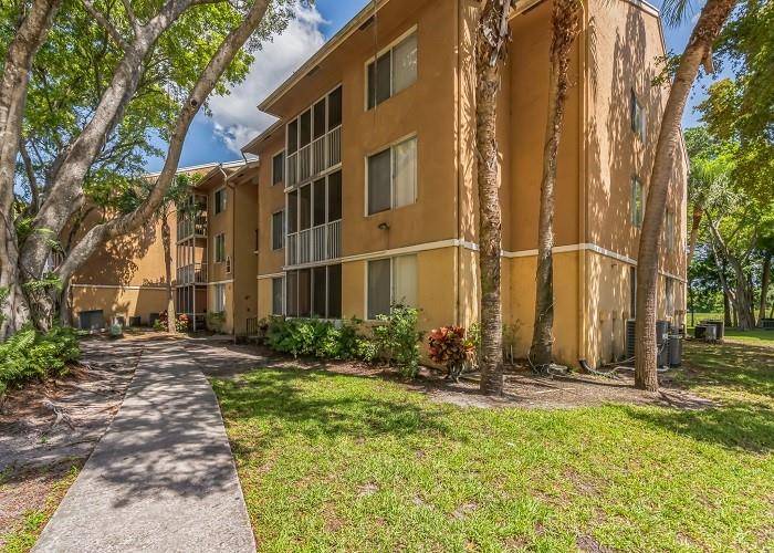 Pompano Beach, FL 33069,4035 W Mcnab Rd #112F