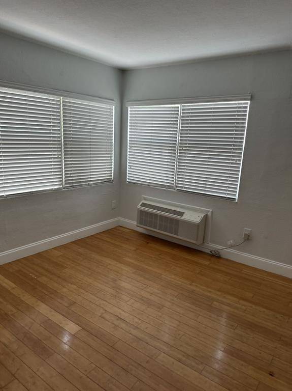 Miami Beach, FL 33141,7610 Byron Ave #20