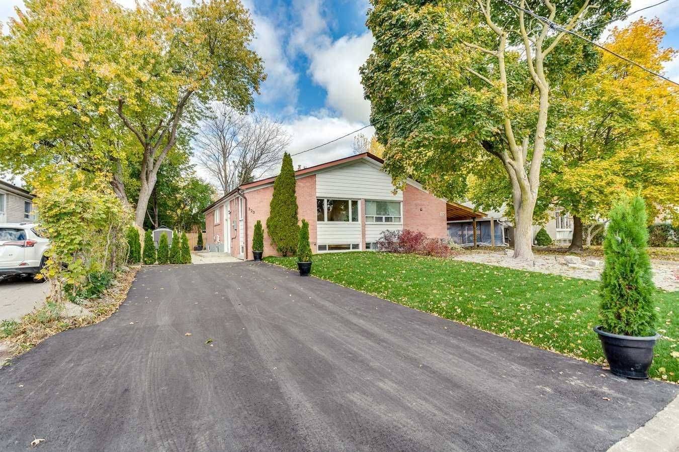 323 Kerswell DR N #Main, Richmond Hill, ON L4C 2X1